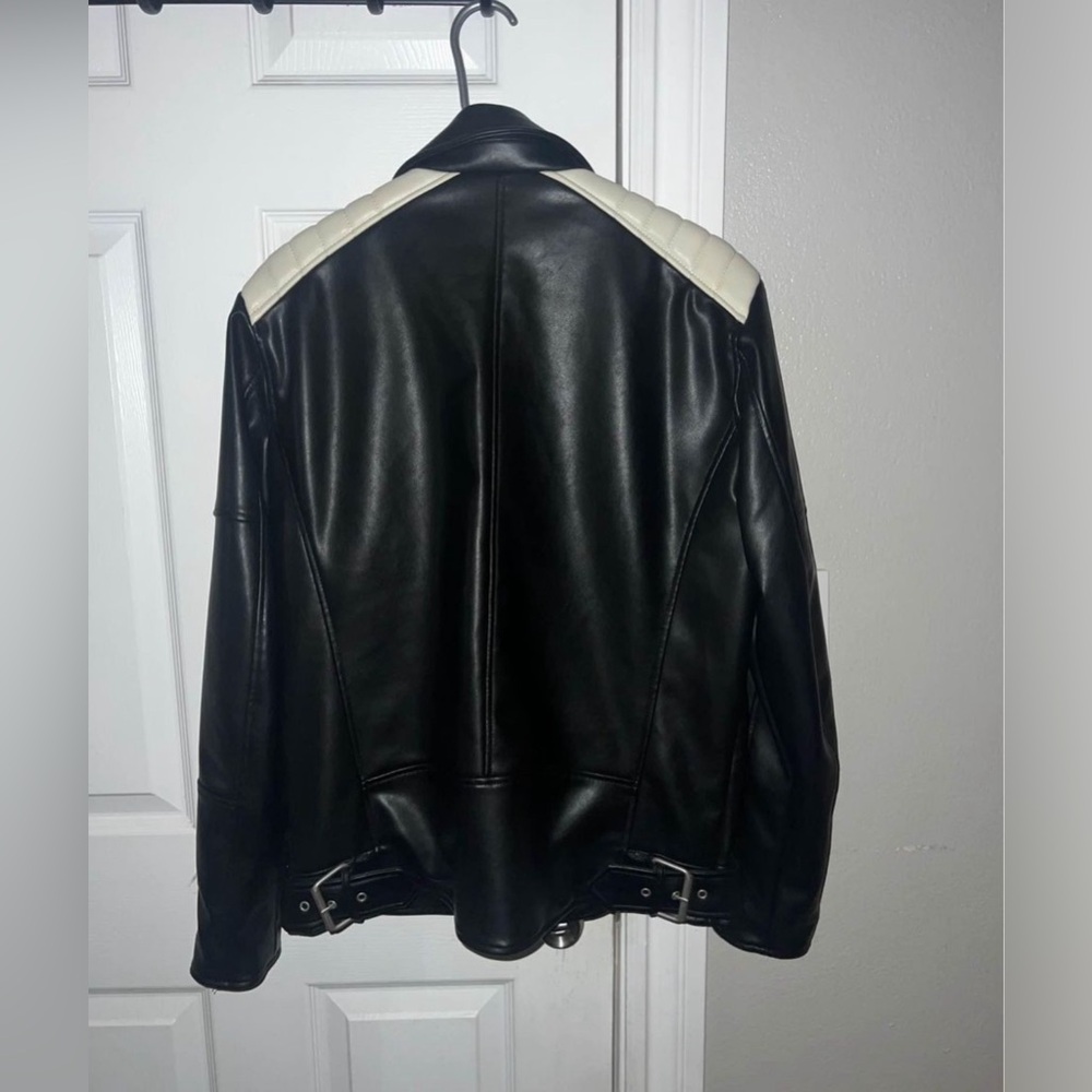 Never Worn - image 3